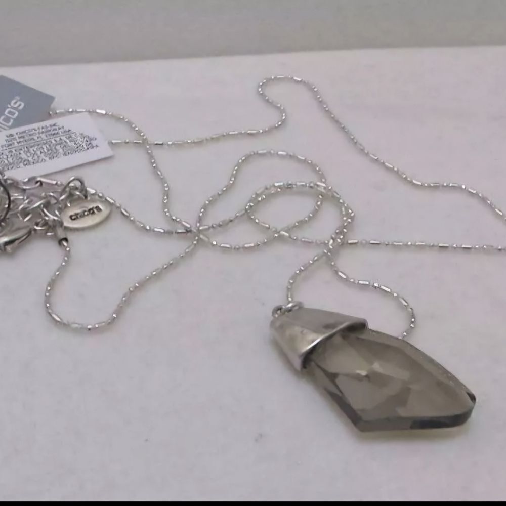 CHICO’S 36” Silver Tone Chain Smoky Grey CRYSTAL Pendant Necklace NWT - Picture 4 of 12